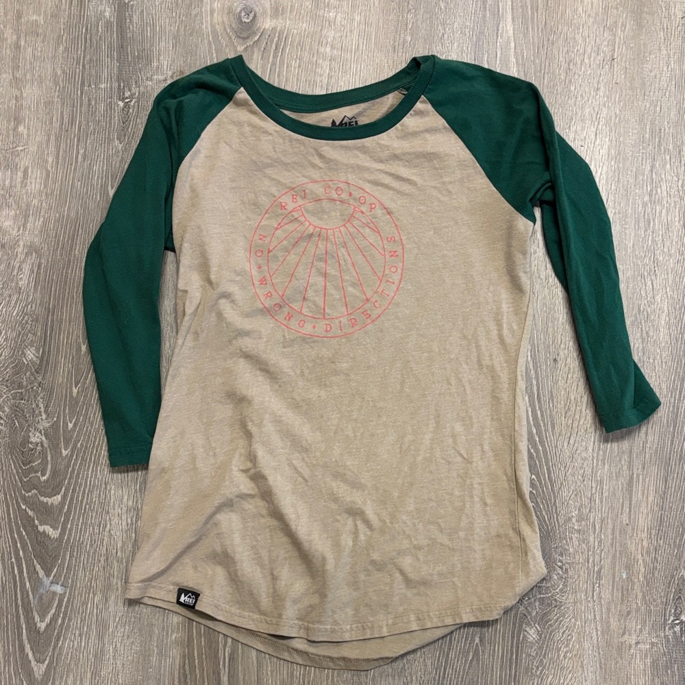 Women’s REI Green and Tan 3/4 Sleeve raglan Tee